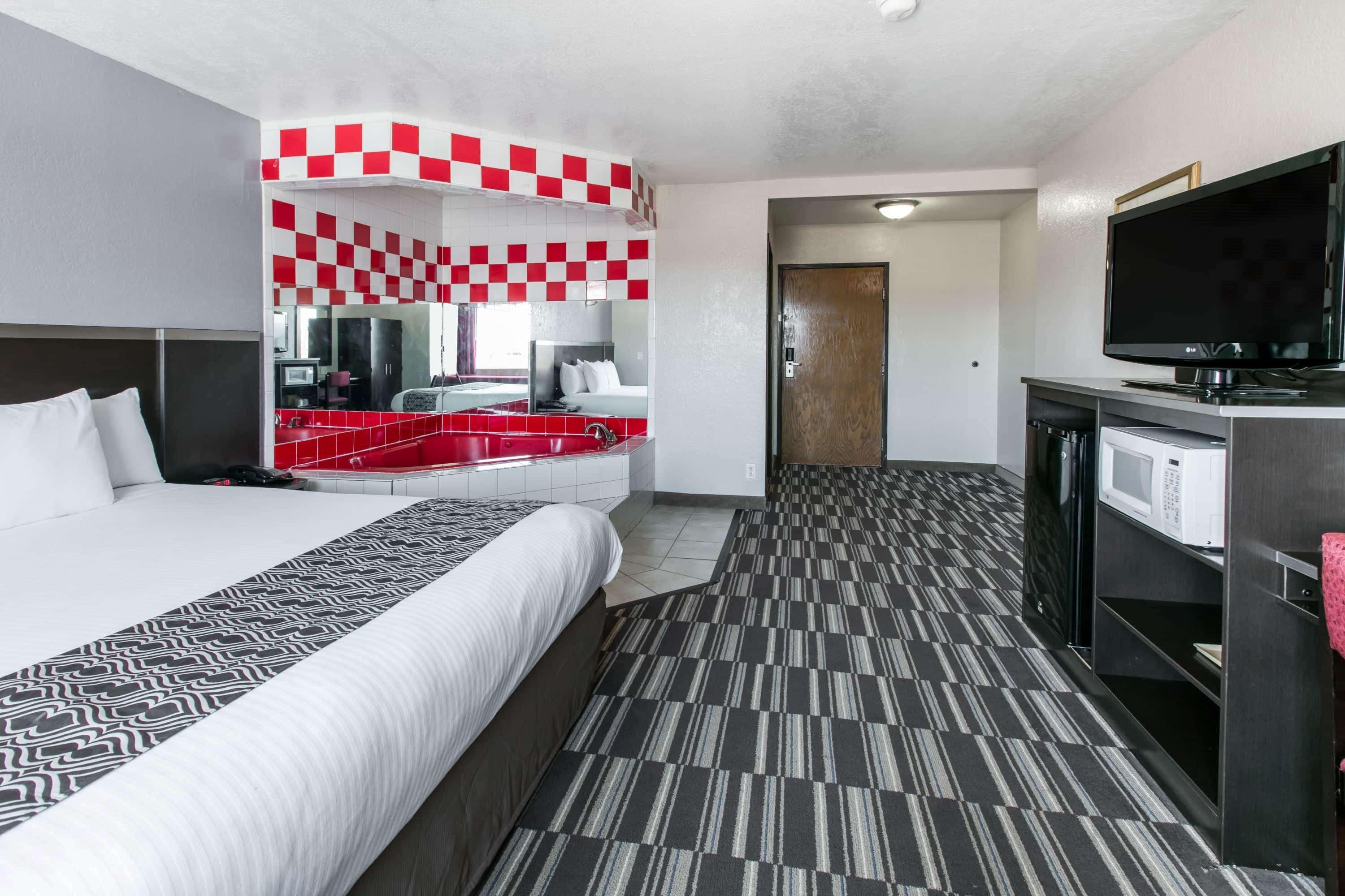 Microtel Inn & Suites By Wyndham Oklahoma City Airport Bethany Exterior photo