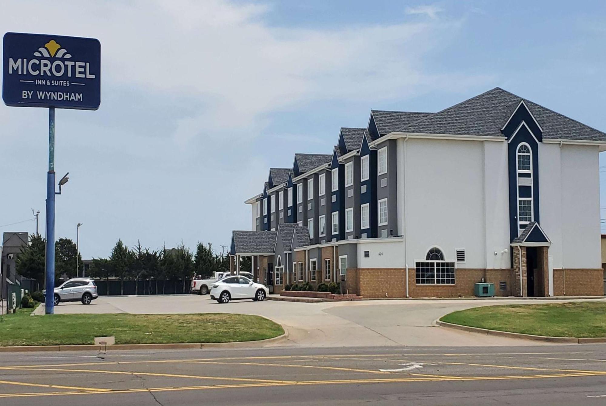 Microtel Inn & Suites By Wyndham Oklahoma City Airport Bethany Exterior photo