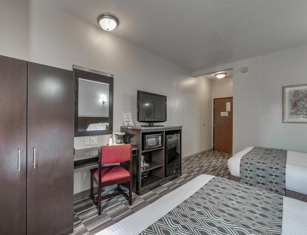 Microtel Inn & Suites By Wyndham Oklahoma City Airport Bethany Room photo